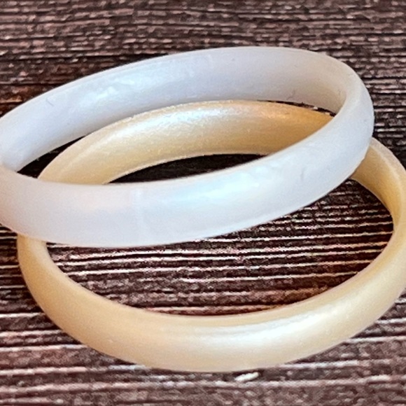 Silicone stackable thin lightweight rings, great for swimming, hiking, sports - Picture 2 of 2